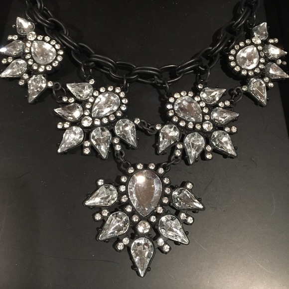 Statement necklace - Picture 4 of 5